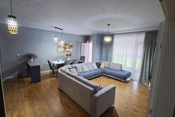 Shtepi me qera 2+1 ne Tirane - 70,000 Leke