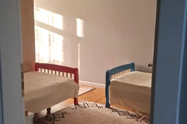 Shtepi me qera Apartament ne Tirane, 2+1, Mobilimi E mobiluar, Pagesa 70,000  Leke.