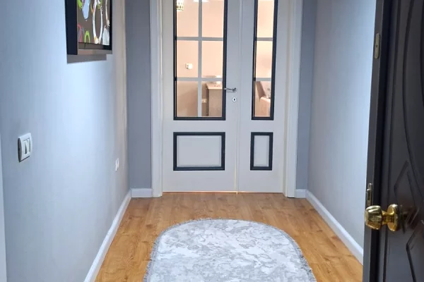 Shtepi me qera Apartament ne Tirane, 2+1, Mobilimi E mobiluar, Pagesa 70,000  Leke.