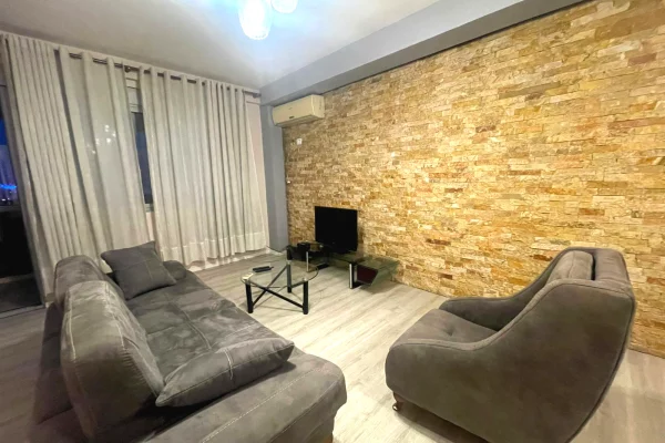 Shtepi me qera 2+1 ne Tirane - 600 Euro