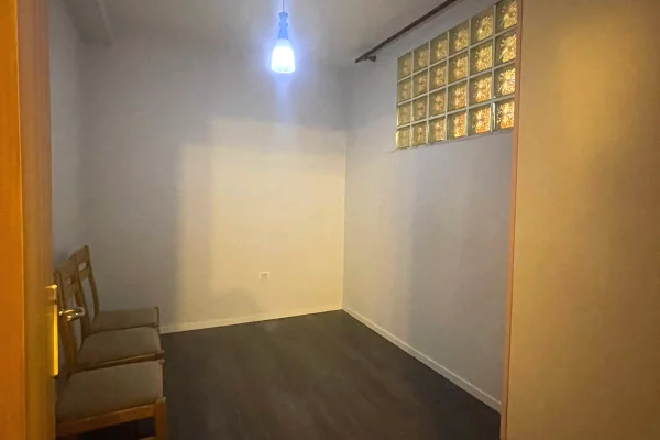 Shtepi me qera Apartament ne Tirane, 2+1, Mobilimi E mobiluar, Pagesa 600  Euro.