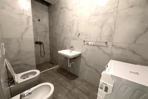 Shtepi me qera Apartament ne Tirane, 1+1, Mobilimi E mobiluar, Pagesa 40,000  Leke.