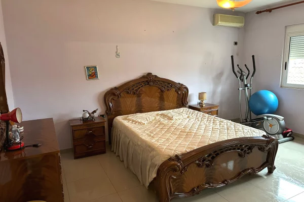 Shtepi me qera Apartament ne Tirane, 2+1, Mobilimi E mobiluar, Pagesa 500  Euro.