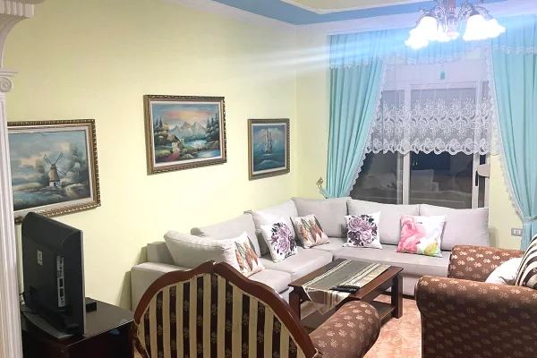 Shtepi me qera 1+1 ne Tirane - 50,000 Leke