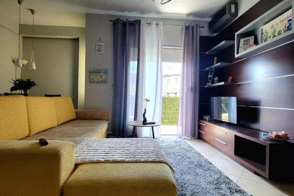 Shtepi me qera 1+1 ne Tirane - 450 Euro
