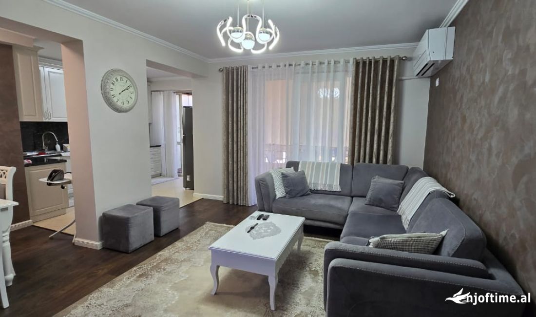 Shtepi ne shitje Apartament ne Tirane, 2+1, Mobilimi E mobiluar, Pagesa 295,000  Euro.