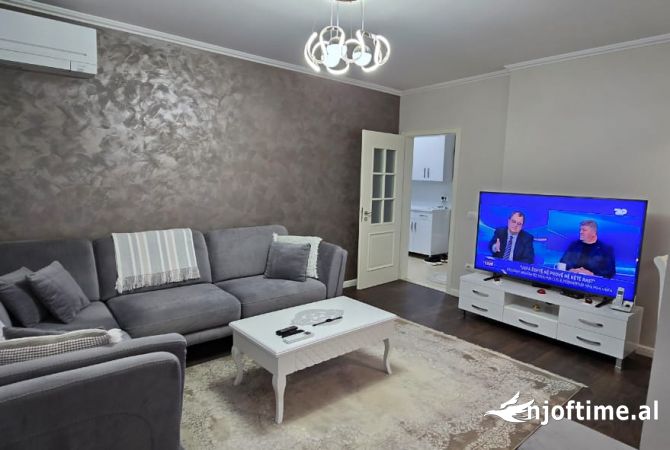 Shtepi ne shitje Apartament ne Tirane, 2+1, Mobilimi E mobiluar, Pagesa 295,000  Euro.