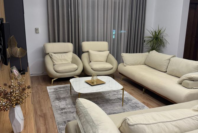 Shtepi me qera Duplex(shtepi me 2 kate) ne Tirane, 3+1, Mobilimi E mobiluar, Pagesa 1,000  Euro.