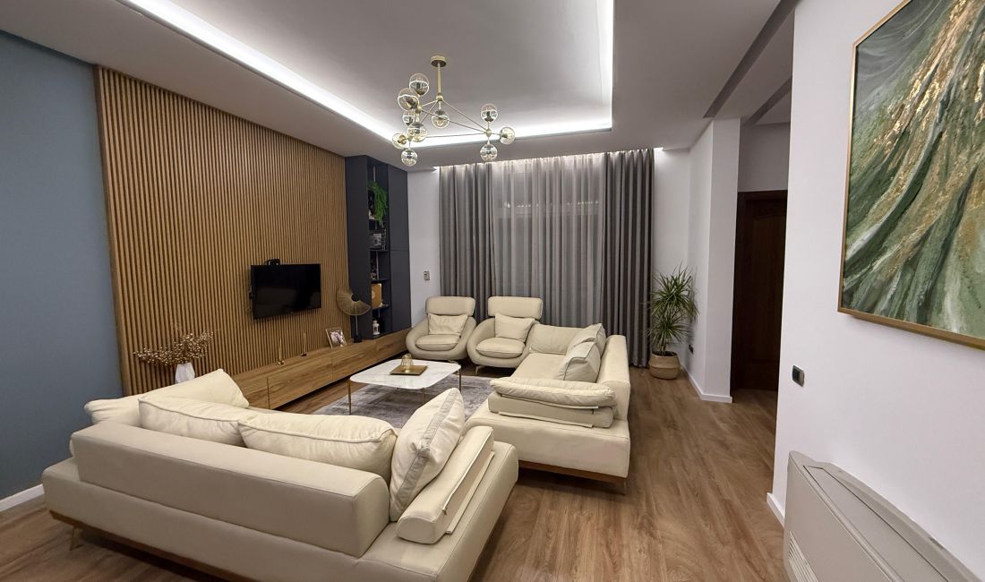 Shtepi me qera Duplex(shtepi me 2 kate) ne Tirane, 3+1, Mobilimi E mobiluar, Pagesa 1,000  Euro.