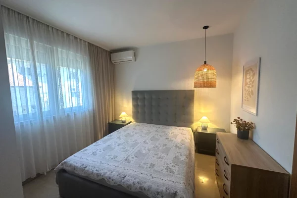 Shtepi me qera Apartament ne Tirane, 2+1, Mobilimi E mobiluar, Pagesa 900  Euro.