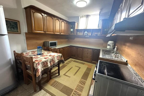 Shtepi me qera Vila Luksoze ne Tirane, 2+1, Mobilimi E mobiluar, Pagesa 50,000  Leke.