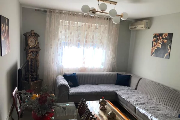 Shtepi me qera 2+1 ne Tirane - 55,000 Leke