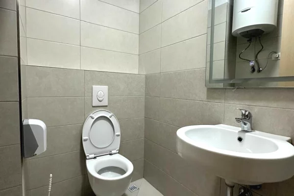 Shtepi me qera Apartament ne Tirane, 2+1, Mobilimi E mobiluar, Pagesa 650  Euro.