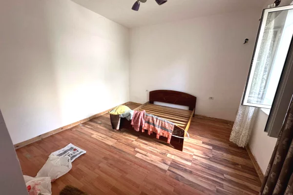 Shtepi me qera Vila Luksoze ne Tirane, 1+1, Mobilimi Pjeserisht e mobiluar, Pagesa 50,000  Leke.