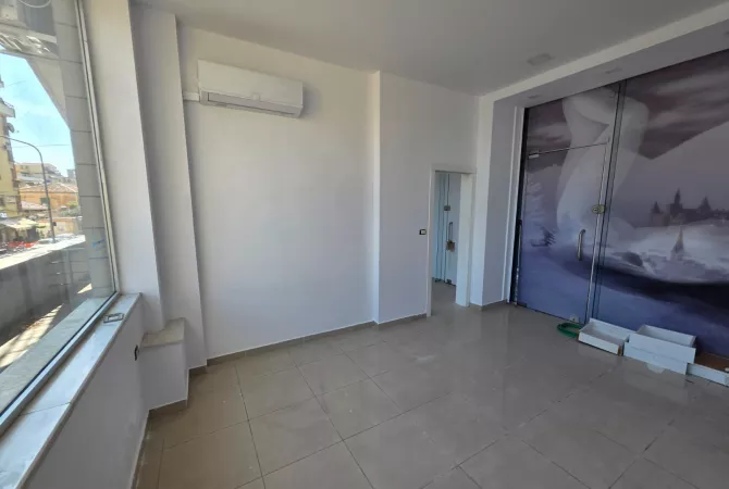 Business Property for Rent 3+1 in Tirana - 400 Euro