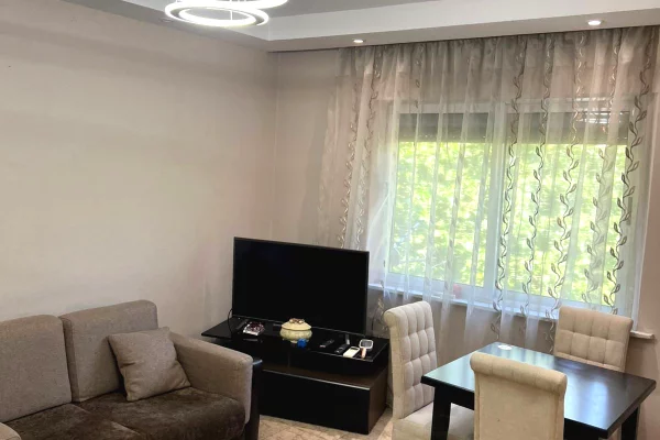 Shtepi me qera Apartament ne Tirane, 1+1, Mobilimi E mobiluar, Pagesa 50,000  Leke.