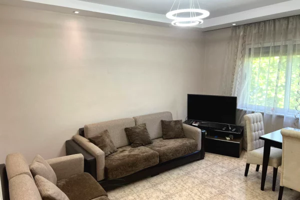 Shtepi me qera Apartament ne Tirane, 1+1, Mobilimi E mobiluar, Pagesa 50,000  Leke.