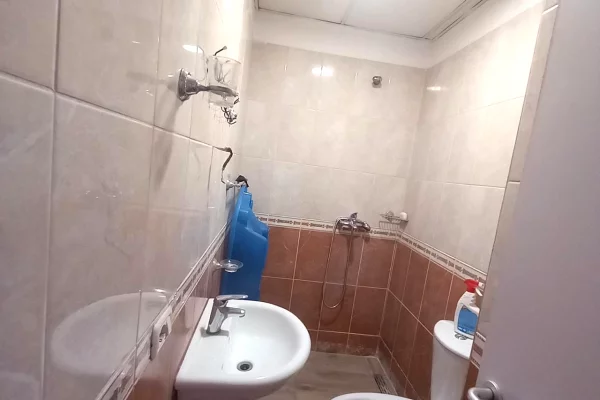 Shtepi me qera Apartament ne Tirane, 2+1, Mobilimi E mobiluar, Pagesa 55,000  Leke.