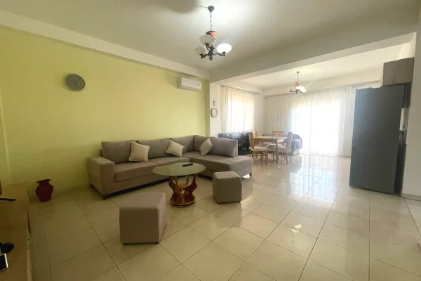  Jepet me qira apartament 2+1 në Rrugën Ramazan Farka, pranë Rruges Bardhyl
