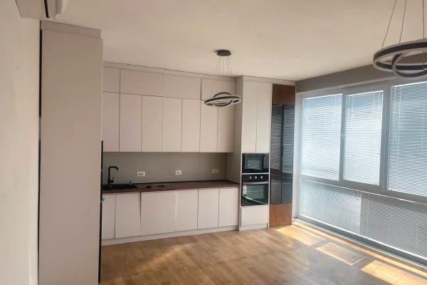 Shtepi me qera 2+1 ne Tirane - 85,000 Leke