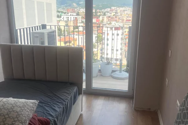 Shtepi me qera Apartament ne Tirane, 2+1, Mobilimi E mobiluar, Pagesa 85,000  Leke.