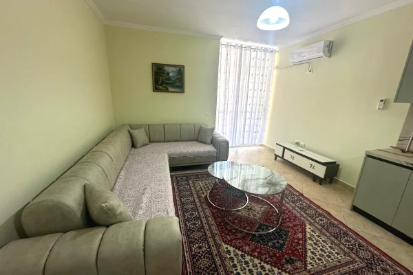 Shtepi me qera 2+1 ne Tirane - 50,000 Leke