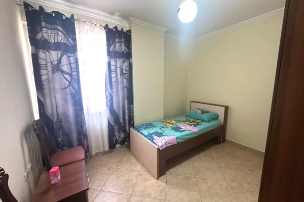 Shtepi me qera Apartament ne Tirane, 2+1, Mobilimi E mobiluar, Pagesa 50,000  Leke.