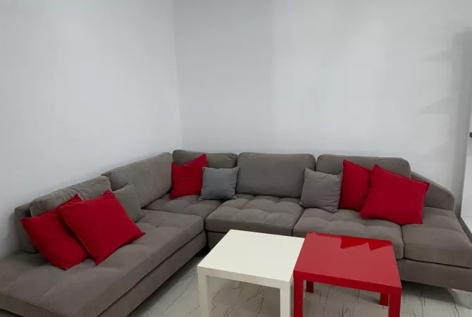 Villa di lusso in affitto a Tirana 2+1, Arredato