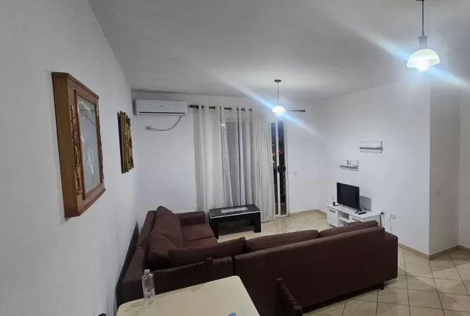 Shtepi ne shitje Apartament ne Tirane, 1+1, Mobilimi E mobiluar, Pagesa 110,000  Euro.