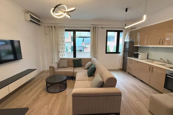 🏢Prane Rezidences “Kodra e Diellit”jepet me qera apartament2+1,i mobiluar. 800Euro