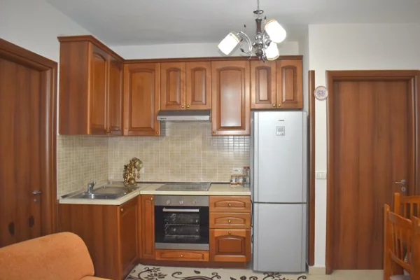 Shtepi me qera 2+1 ne Tirane - 52,000 Leke