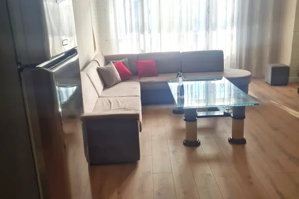 Shtepi me qera 2+1 ne Tirane - 75,000 Leke