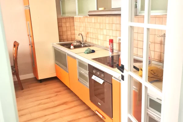 Shtepi me qera Apartament ne Tirane, 2+1, Mobilimi E mobiluar, Pagesa 75,000  Leke.