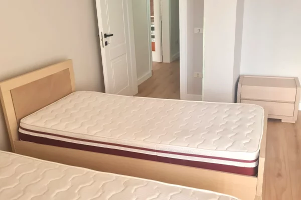Shtepi me qera Apartament ne Tirane, 2+1, Mobilimi E mobiluar, Pagesa 75,000  Leke.