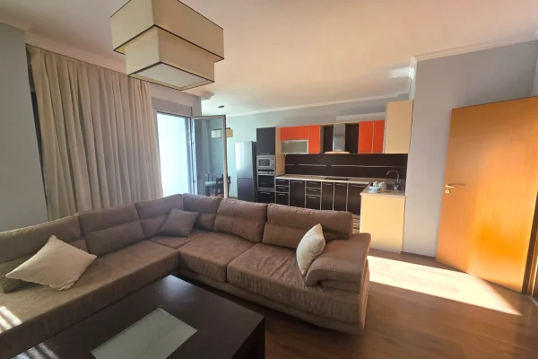 Shtepi me qera Apartament ne Tirane, 2+1, Mobilimi E mobiluar, Pagesa 80,000  Leke.