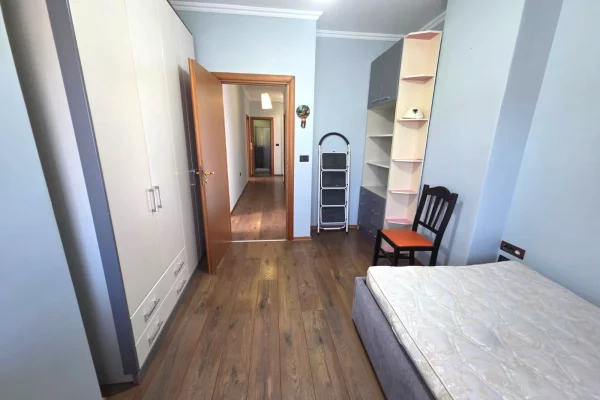 Shtepi me qera Apartament ne Tirane, 2+1, Mobilimi E mobiluar, Pagesa 80,000  Leke.