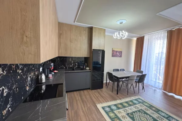 Shtepi me qera Apartament ne Tirane, 2+1, Mobilimi E mobiluar, Pagesa 90,000  Leke.