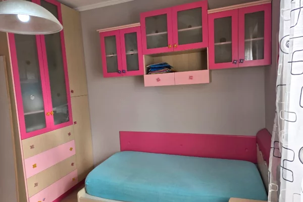 Shtepi me qera Apartament ne Tirane, 2+1, Mobilimi E mobiluar, Pagesa 60,000  Leke.