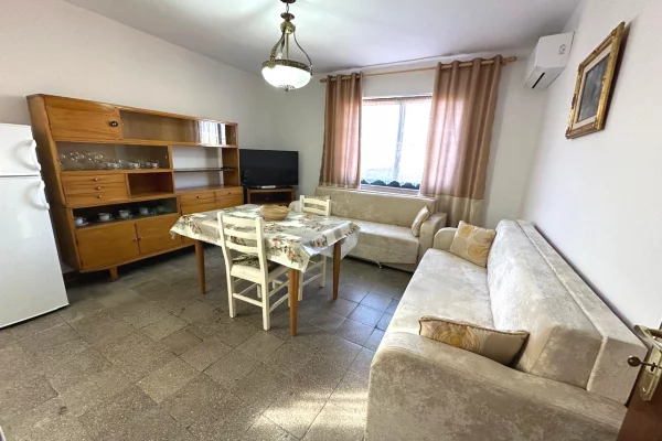 Shtepi me qera Apartament ne Tirane, 2+1, Mobilimi E mobiluar, Pagesa 550  Euro.