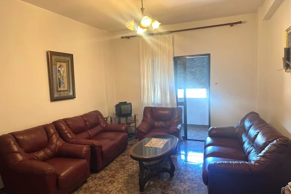 Shtepi me qera 2+1 ne Tirane - 500 Euro