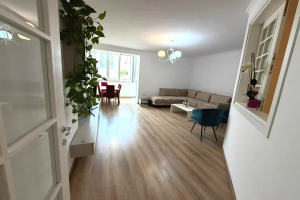 🏢Pas 9 Katesheve jepet me qera apartament 3+1+2,i mobiluar. 120,000Lek