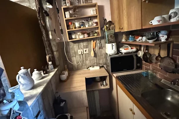 Shtepi me qera Vila Luksoze ne Tirane, 1+1, Mobilimi E mobiluar, Pagesa 500  Euro.