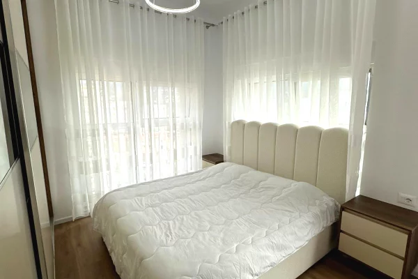 Shtepi me qera Apartament ne Tirane, 1+1, Mobilimi E mobiluar, Pagesa 45,000  Leke.