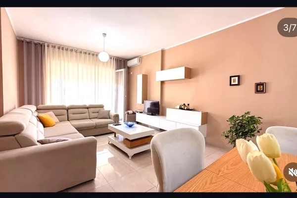 Shtepi me qera Apartament ne Tirane, 2+1, Mobilimi E mobiluar, Pagesa 60,000  Leke.