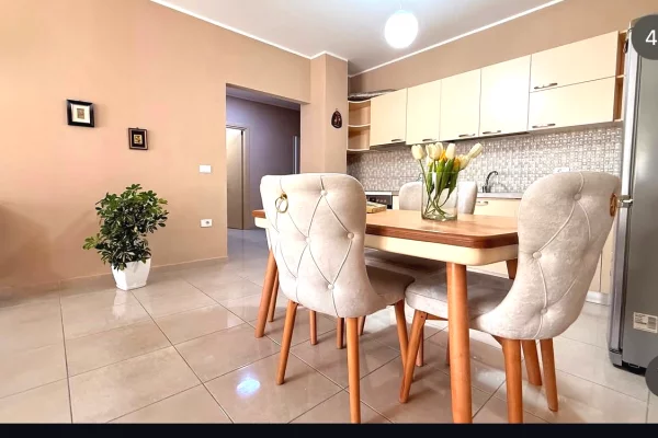 Shtepi me qera Apartament ne Tirane, 2+1, Mobilimi E mobiluar, Pagesa 60,000  Leke.