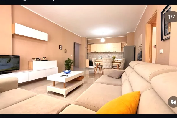 Shtepi me qera Apartament ne Tirane, 2+1, Mobilimi E mobiluar, Pagesa 60,000  Leke.