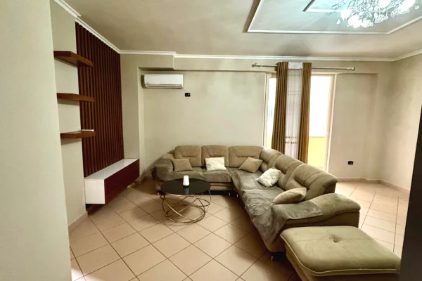 Shtepi me qera 2+1 ne Tirane - 700 Euro