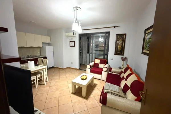 Shtepi me qera 1+1 ne Tirane - 50,000 Leke