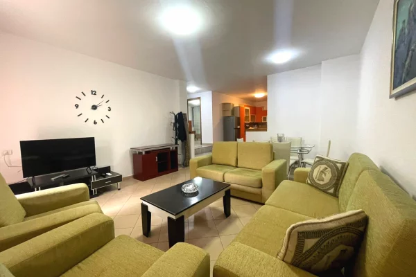 Shtepi me qera Apartament ne Tirane, 2+1, Mobilimi E mobiluar, Pagesa 60,000  Leke.