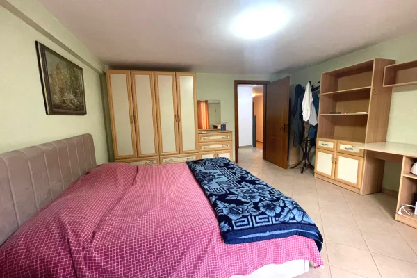 Shtepi me qera Apartament ne Tirane, 2+1, Mobilimi E mobiluar, Pagesa 60,000  Leke.